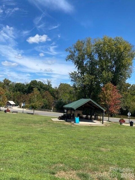 Building Photo - 384 Washington St