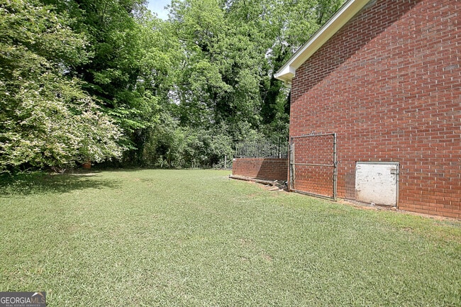 Building Photo - 105 Rose Ct