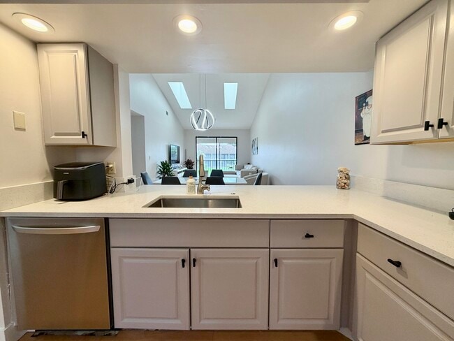 Building Photo - 7935 La Mirada Dr