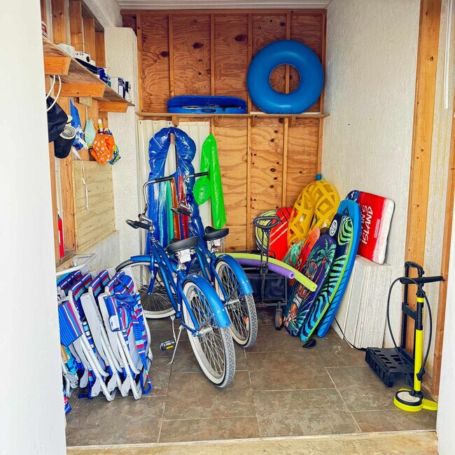 Building Photo - 42 Moody Dr