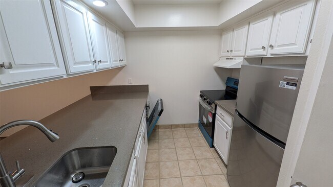 Building Photo - 3131 Southwest Fwy