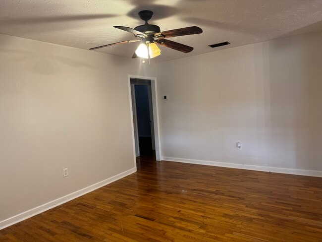 Building Photo - 5900 N Courtenay Pkwy