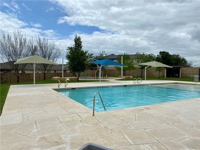 Building Photo - 412 Ibis Falls Loop