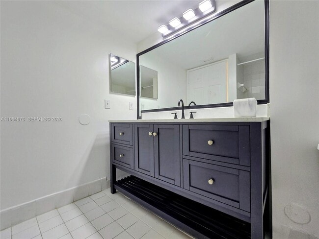 Building Photo - 2600 S University Dr