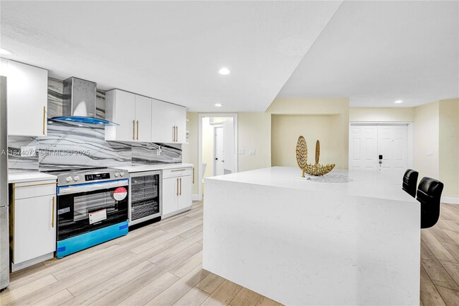 Building Photo - 5706 Guava Dr