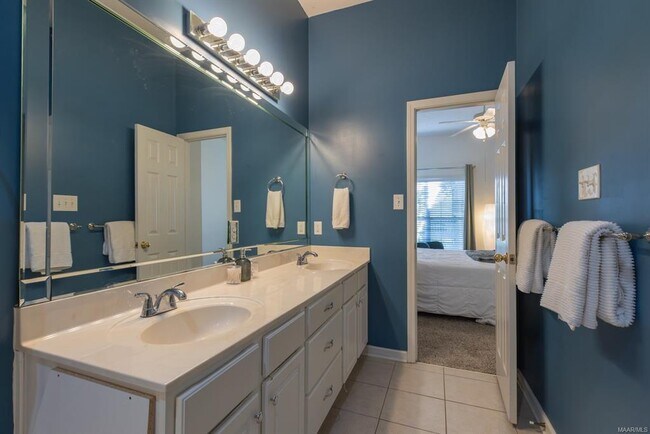 Building Photo - 616 Castle Brook Dr