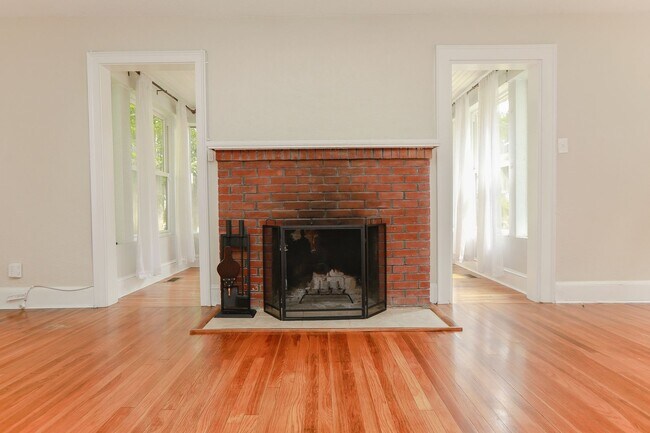Building Photo - Stunning home rental in Portsmouth!