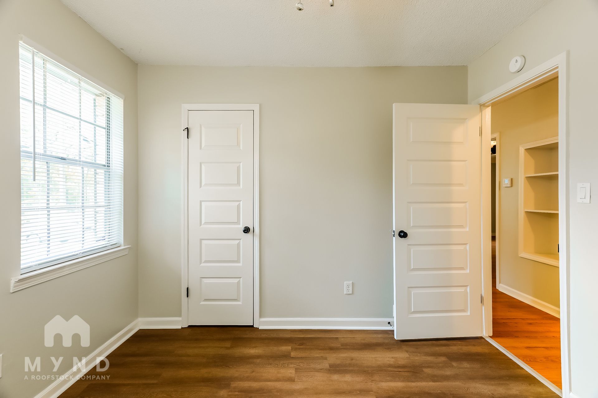 Building Photo - 320 Navajo Pines Dr