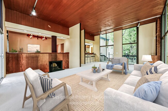 Building Photo - 3 BR 2 BA La Canada Flintridge 3 car garage