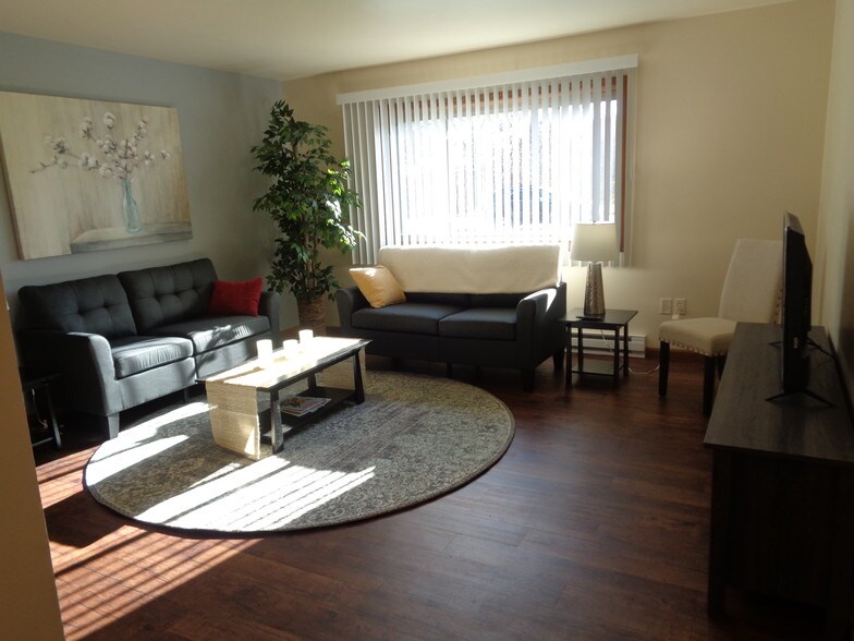 Woodfield Heights Apartments 120 Cambridge Ave Waukesha WI 53188