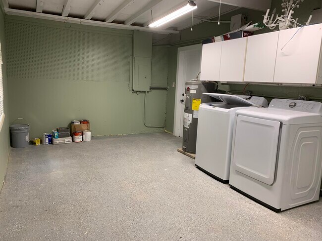 Building Photo - 209 Lytton Ct