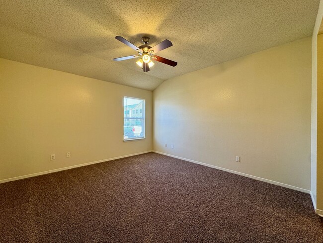 Building Photo - Duplex