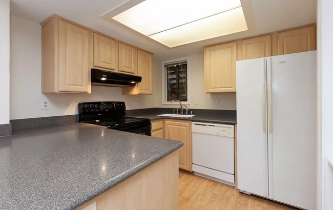 Building Photo - 2 Bedroom 1.75 Bath Condo in Lynnwood