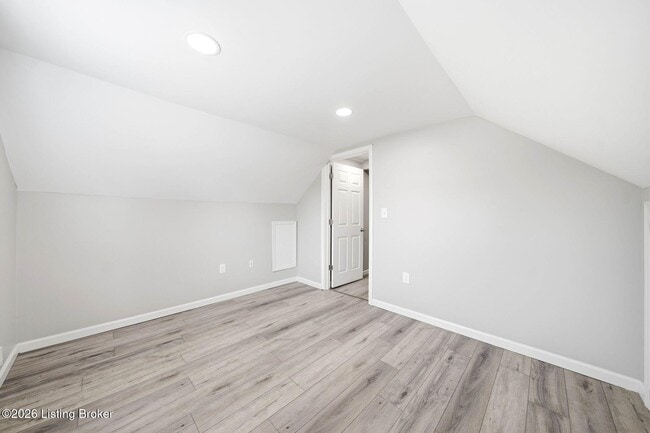 Building Photo - 535 Harris Pl