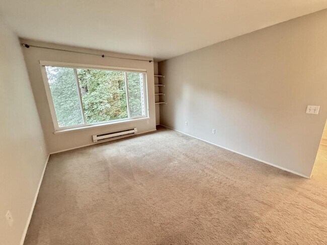 Building Photo - 5000 NW Village Park Dr