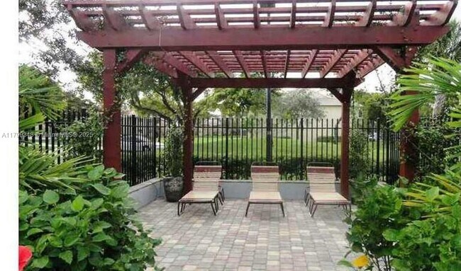 Building Photo - 640 Cypress Club Way