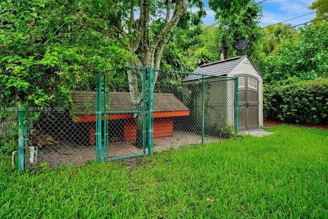 Building Photo - 6820 SW 86th Ave