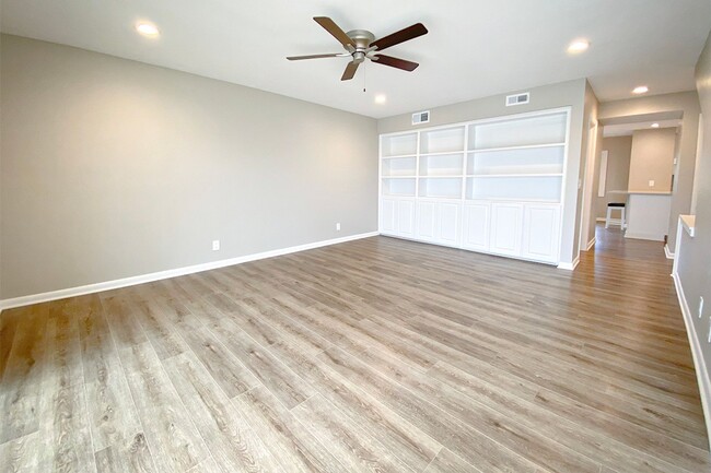 Building Photo - NEWLY REMODELED 3Bd/2.5 BA Wrightsville Be...