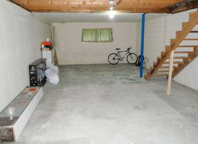 Building Photo - 45 Parsonage Ln