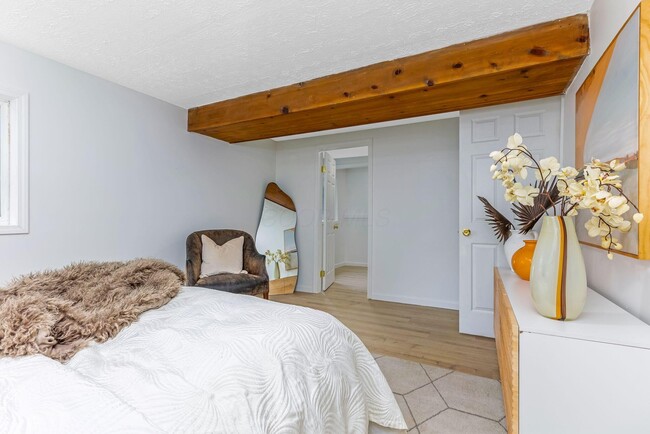 Building Photo - 3747 Christie Rd W