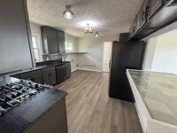Building Photo - 1708 Syracuse Dr