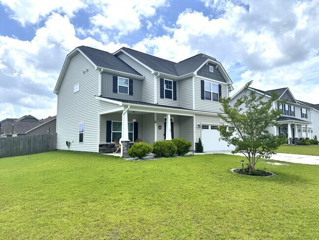 Building Photo - Beautiful Kitchen, Fenced Yard, Community Pool – Welcome Home!