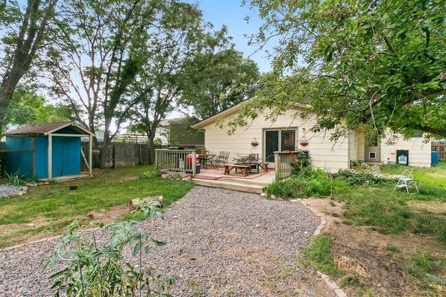 Building Photo - Charming 3 Bedroom, 2 Bathroom Home in Windsor!
