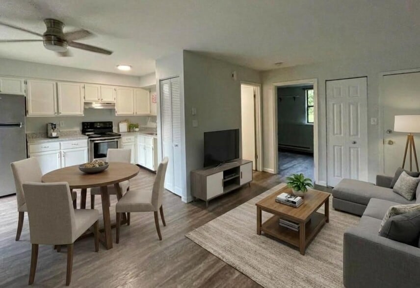 Building Photo - 169 Aspetuck Vlg