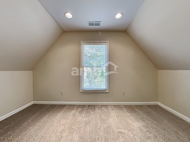 Building Photo - 5005 Bristol Woods