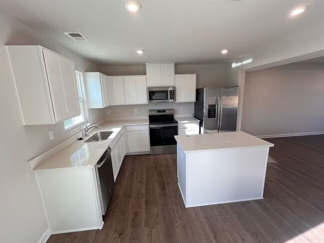 Building Photo - 1165 Canterbury Rdg Rd