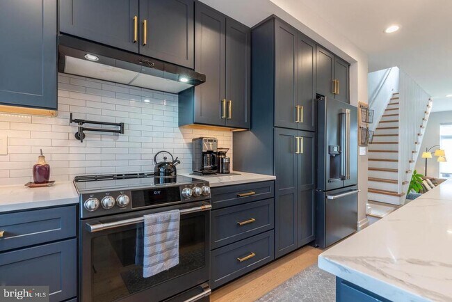 Building Photo - 3401 Hamilton St