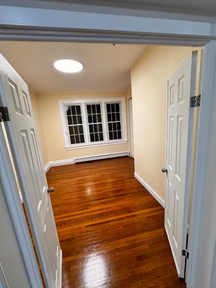 Building Photo - 630 Jefferson Ave