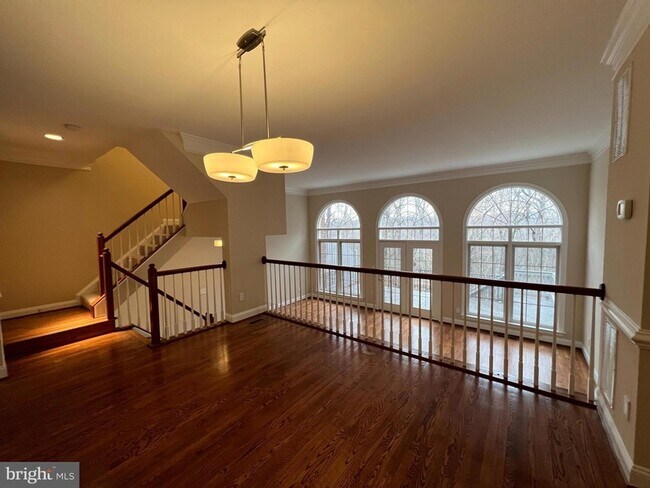 Building Photo - 1735 22nd Ct N