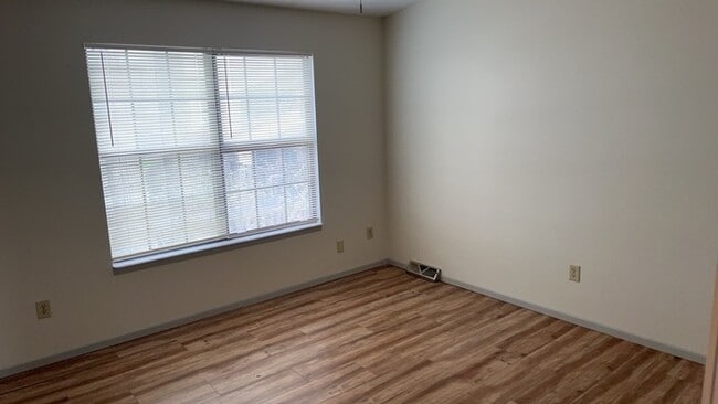 Building Photo - 2753 Brookshire Ln