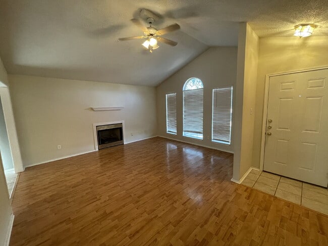 Building Photo - Beautiful Home Located Near Richard Lopez ...