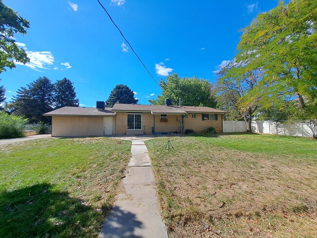 Building Photo - 775 S 2100 E