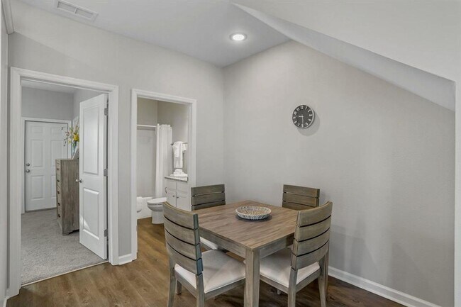Building Photo - Spacious & Upgraded 3-Bedroom Condos with ...