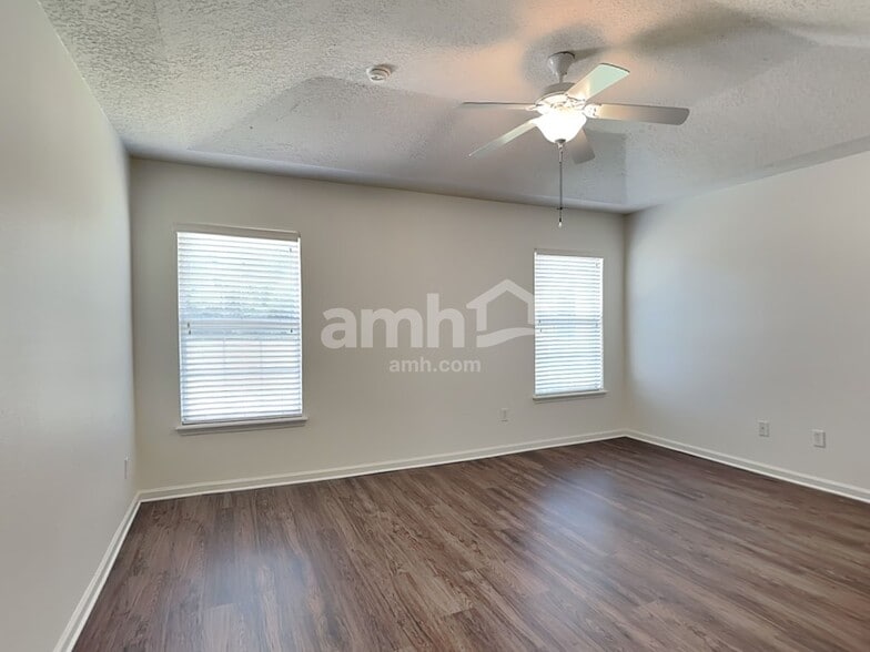 Building Photo - 76227 Deerwood Dr