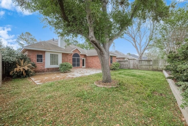 Building Photo - 23759 River Pl Dr