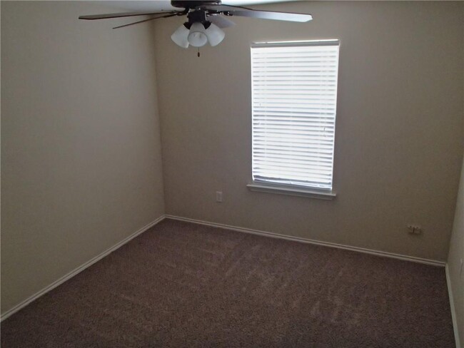 Building Photo - 224 Wildwood Dr