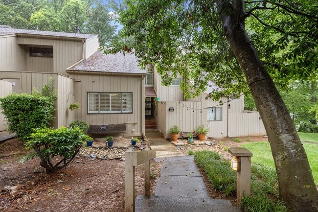 Building Photo - 222 Riverview Terrace