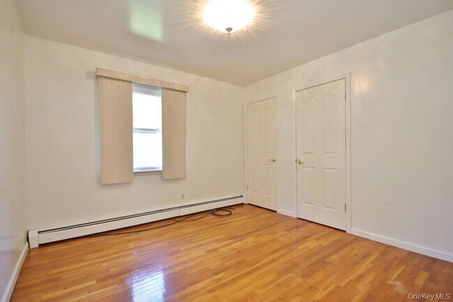 Building Photo - 570 Manville Rd