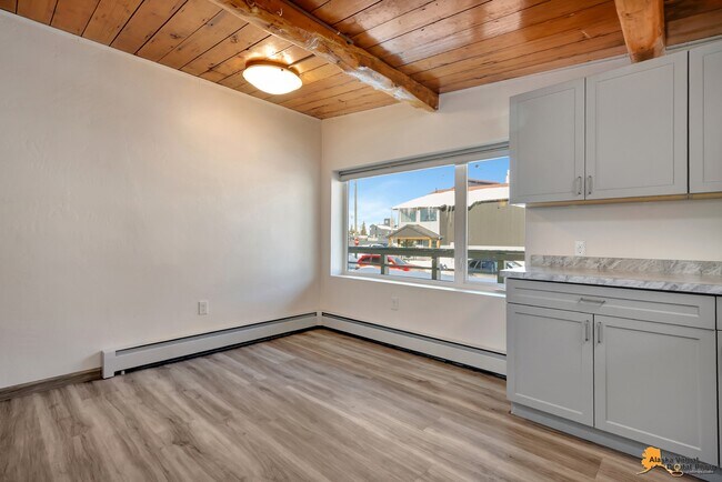 Building Photo - 408 E Manor Ave