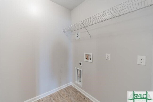 Building Photo - 595 Hogan Dr