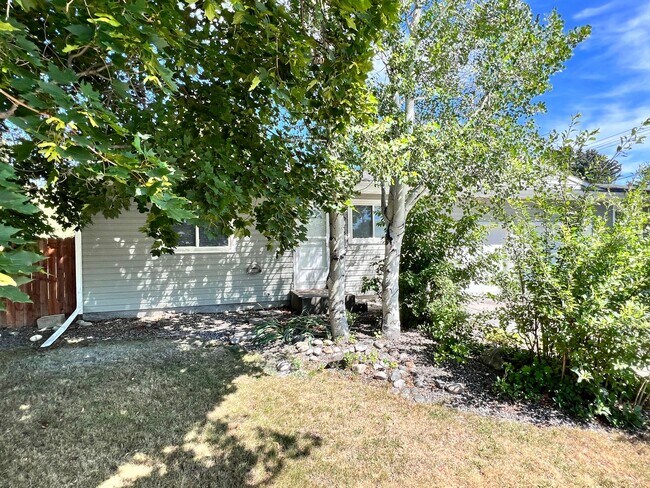 Building Photo - 3001 Boulder Ave