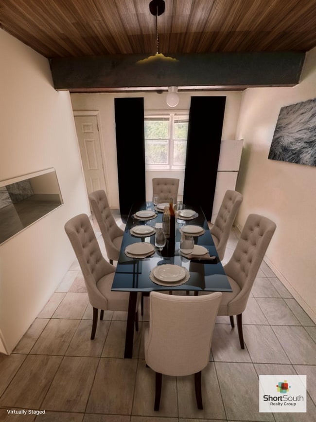 Building Photo - NE Side 2 bed 1 bath Townhouse