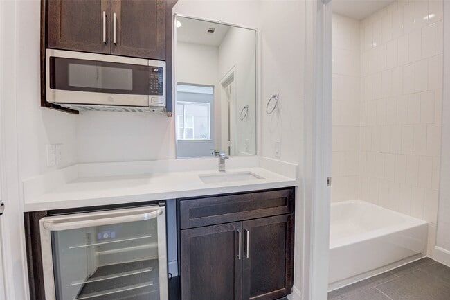 Building Photo - 1743 Eado Point Ln