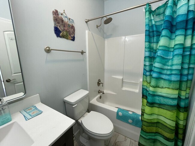 Building Photo - Unfurnished 3 Bedroom 3 Bathroom House with Home Office In Calabash