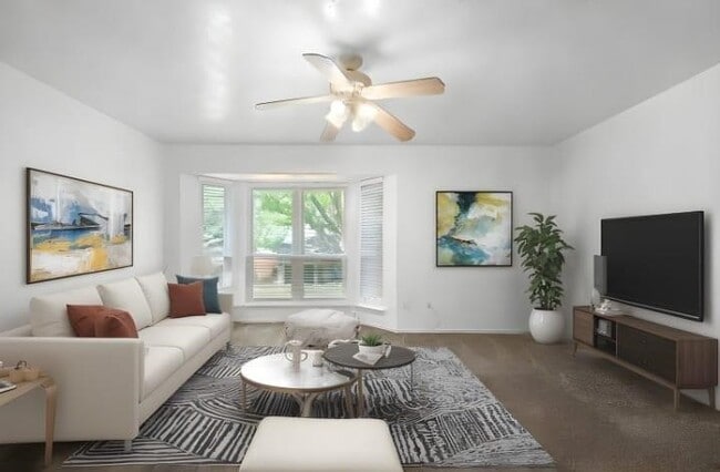 Building Photo - 16311 Salinas Ln