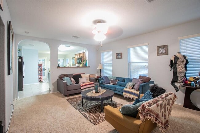Building Photo - 11005 Short Springs Dr